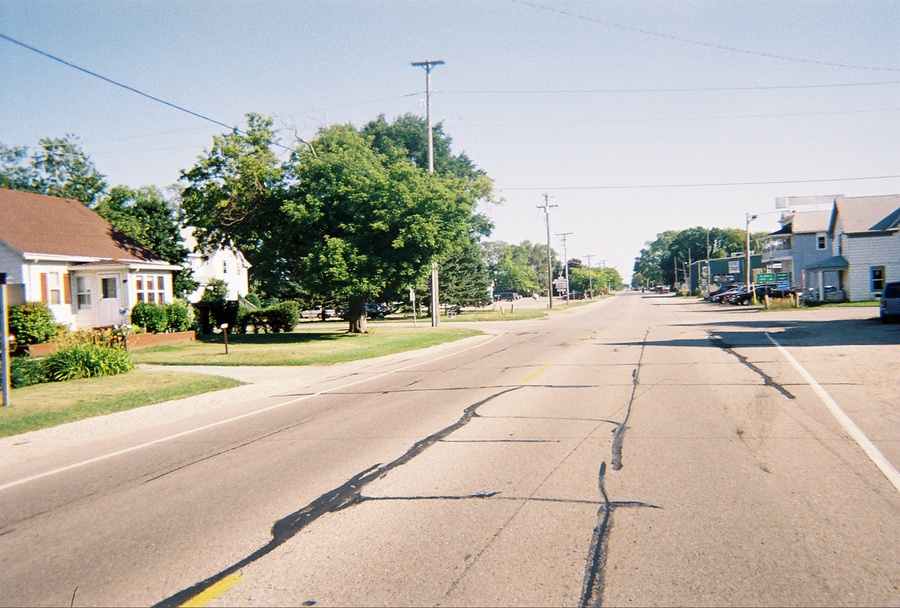 Harvard, IL: Harvard, IL - US Route 14 Looking South Into Illinois From Wisconsin