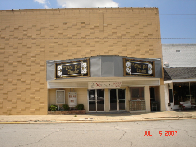 Millen, GA: The Olde Pal Theater Downtown Millen