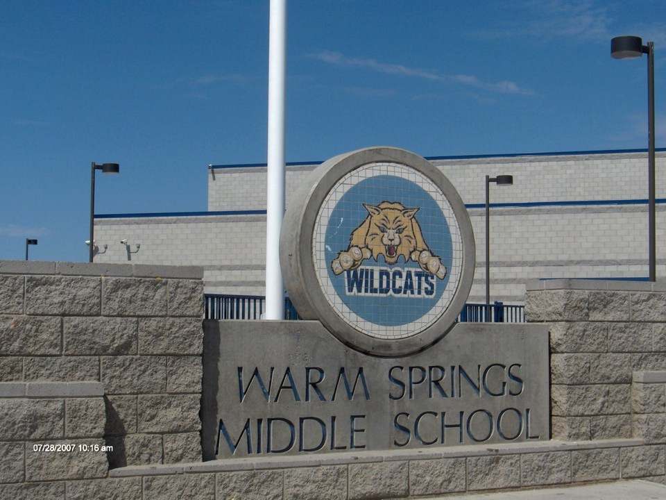 Murrieta, CA : Warm Springs Middle School - 39245 Calle De Fortuna