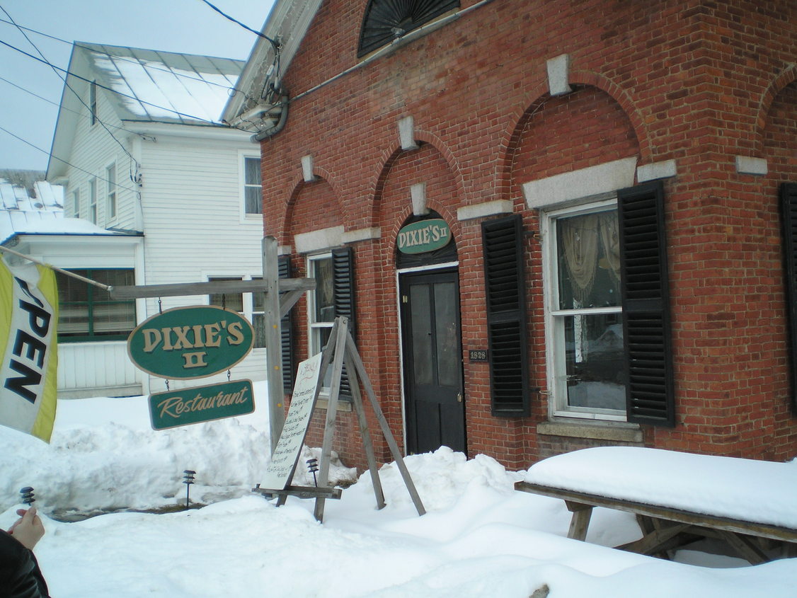 Chelsea, VT: Dixie's Restaurant - good old fashioned comfort food!