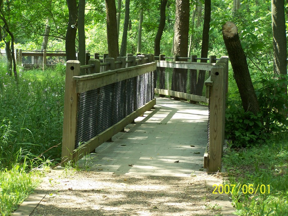 Hastings, MI: Linear Park walk-way in City Park - Hastings, Michigan