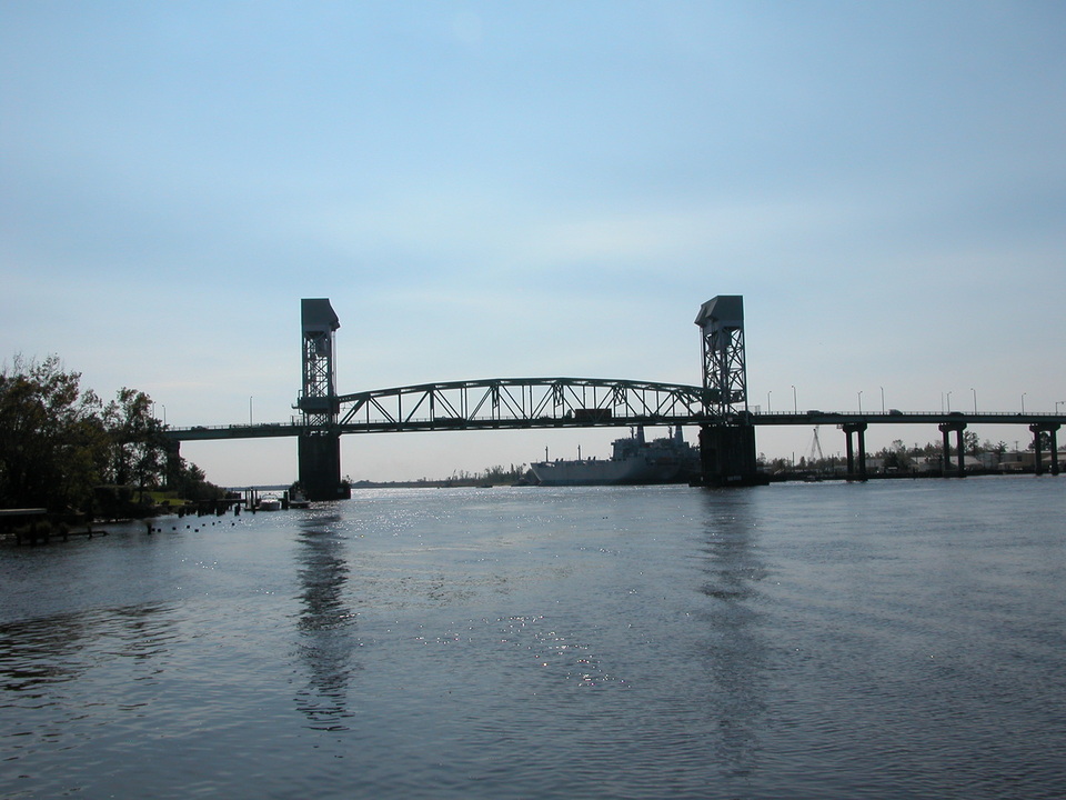 Wilmington, NC : Draw Bridge over Cape Fear River in Wilmington NC