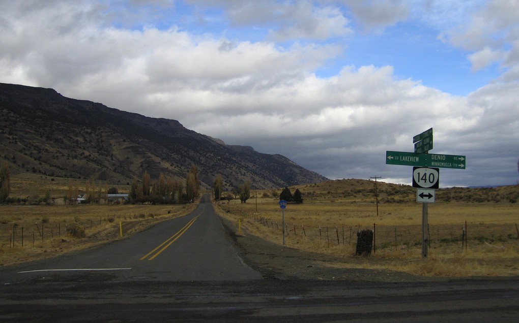 Warner Valley, OR : Crossroads.....