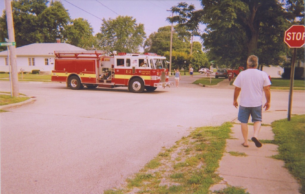 Ridge Farm, IL : The RidegeFarm fire truck is comeing!