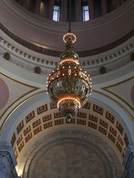 Olympia, WA: Chandelier hanging from the Capitol Dome inside the Legislative Building, Olympia