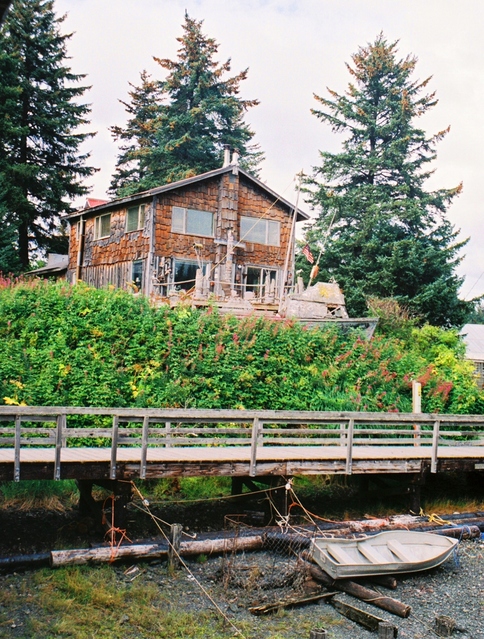 Seldovia, AK : Along the boardwalk in Seldovia