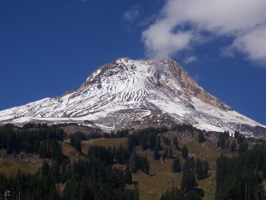 Mount Hood, OR :  Mt Hood Meadows, a popular ski area of Mt Hood