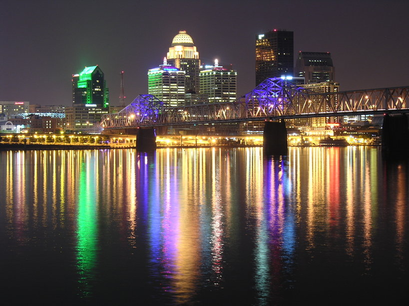 Louisville, KY: Louisville Kentucky at night from Jeffersonville.