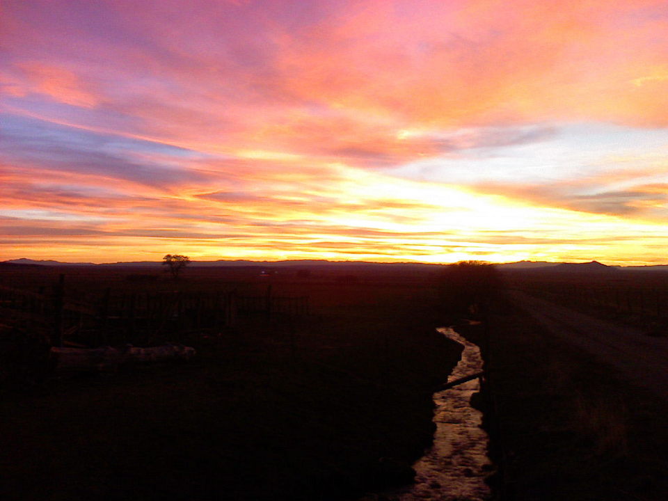 Holden, UT : This is a sunset taken down one of Holden's lanes.