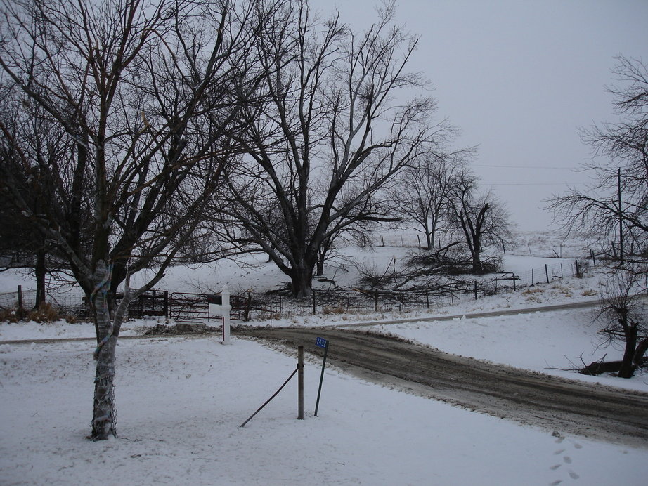 Ok Google Gas Station Near Me >> Victor, IA : Ice storm spring 2007,electric was out for ... Ok Google Gas Station Near Me >> Victor, IA : Ice storm spring 2007,electric was out for ...