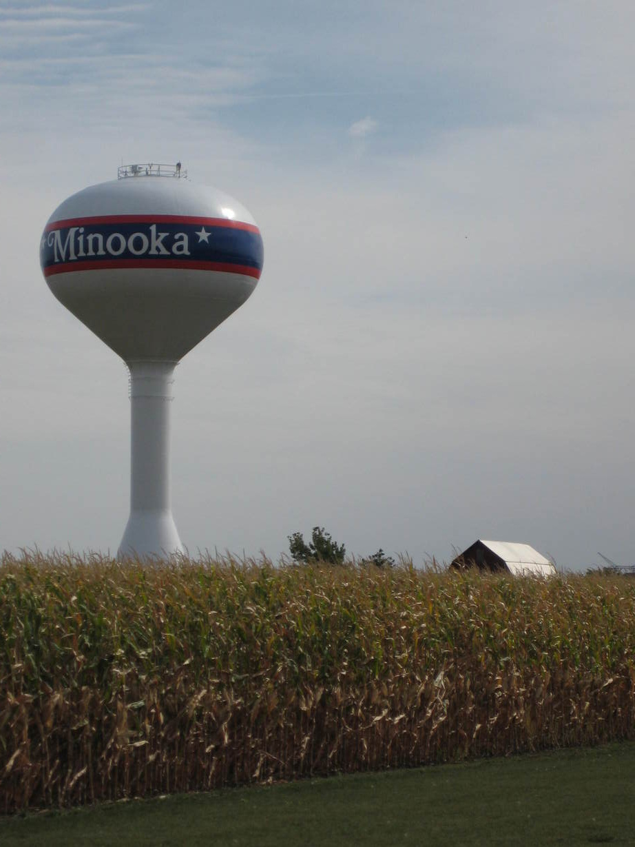 Minooka, IL: Minooka corn and water tower