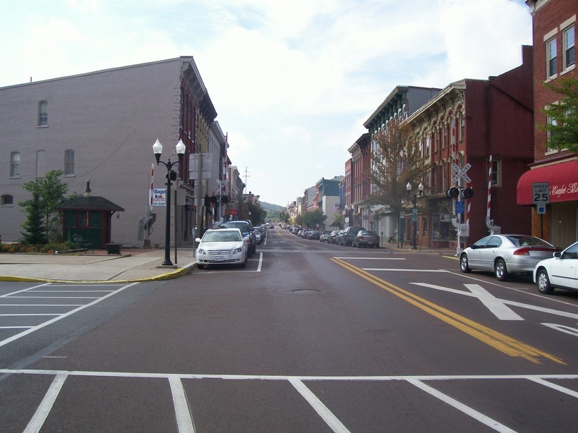 Danville, PA: Downtown Danville Mill Street