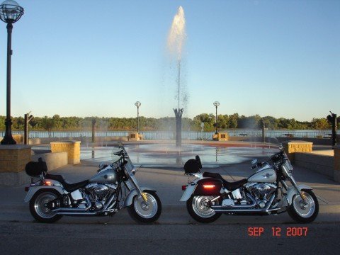 Muscatine, IA : Our Bikes at the Riverfront by the New Fountain 