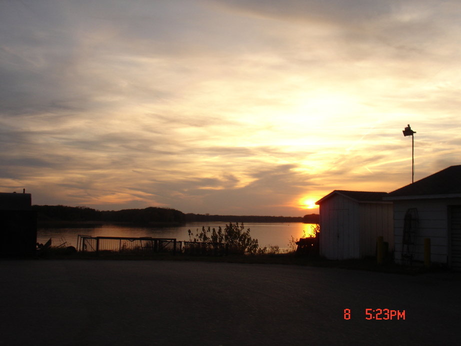 New Boston, IL : Another View of the Sun Set at New Boston, Illinois