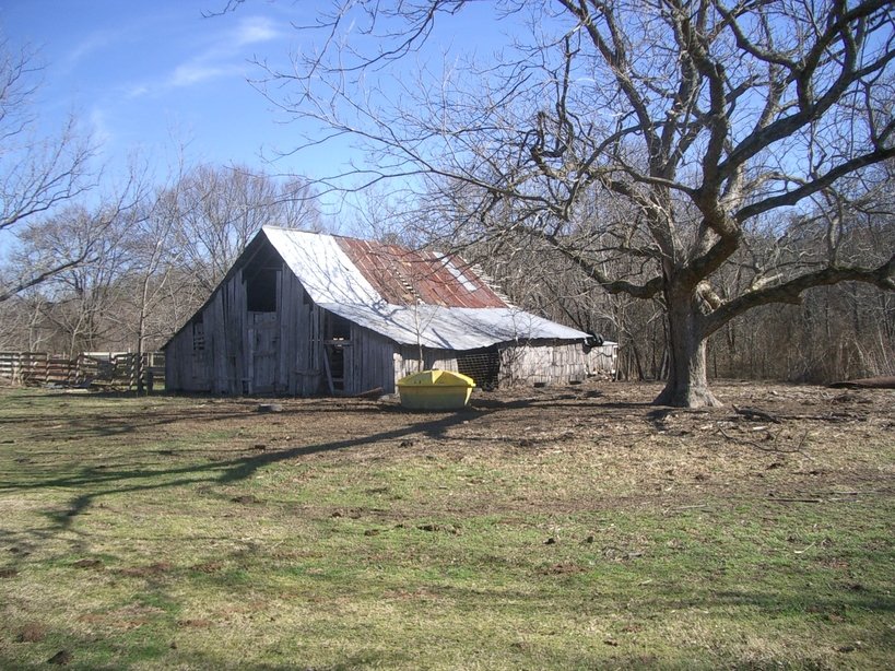 South Le Flore, OK : The Field's Barn on the headwaters of the Kiamichi River.