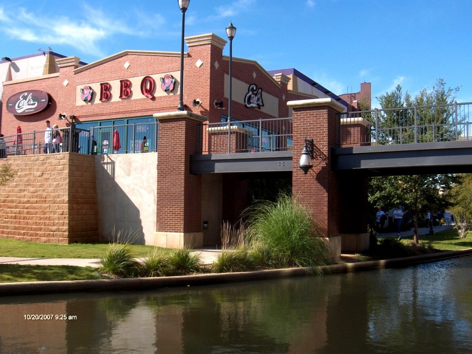 Oklahoma City, OK: Nice restaurants galore along the Bricktown Canal