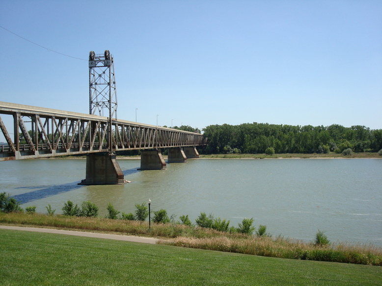 Yankton, SD: Bridge over Missouri River
