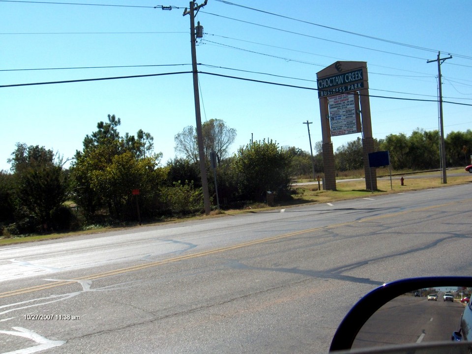 Choctaw, OK: Choctaw Business Park Signage off Highway 62
