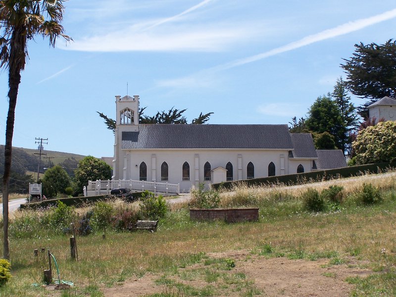 Tomales, CA: Next to Tomales Community Park
