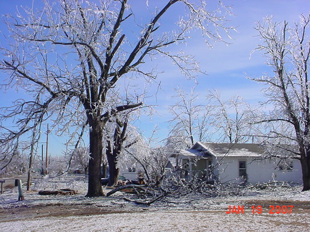 Marionville, MO: THIS IS A PICTURE TAKEN DURING THE JAN. ICE STORM. POWER WAS OUT FOR MORE THAN 9 DAYS STRAIGHT IN MARIONVILLE
