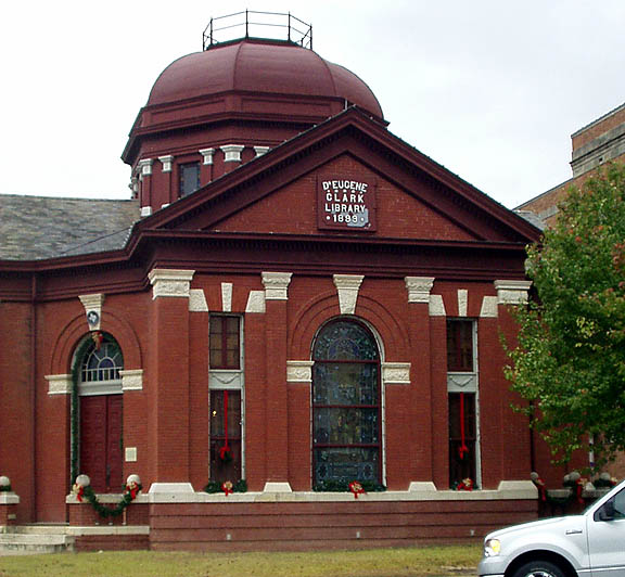 Lockhart, TX: D'Eugene Clark Public Library built in 1899