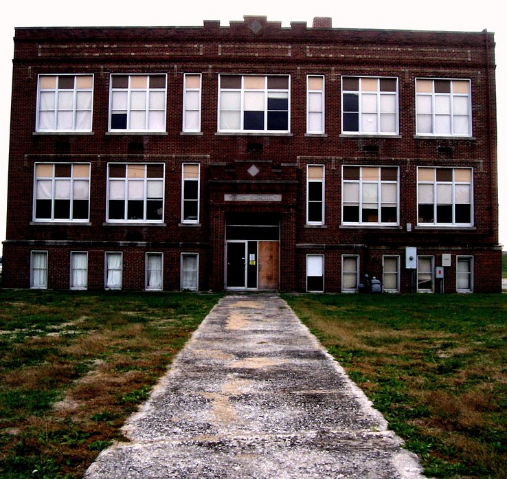 Livingston, IL: Old High School, now antique mall