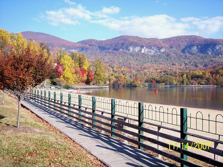 Lake Lure, NC : the beach boardwalk at Lake Lure