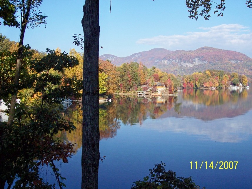 Lake Lure, NC: homes on Lake Lure in the fall