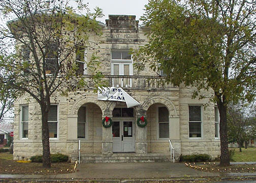 Boerne, TX: Old County Courthouse at Christmas