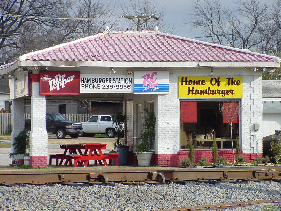 Paragould, AR: The Humburgur Station
