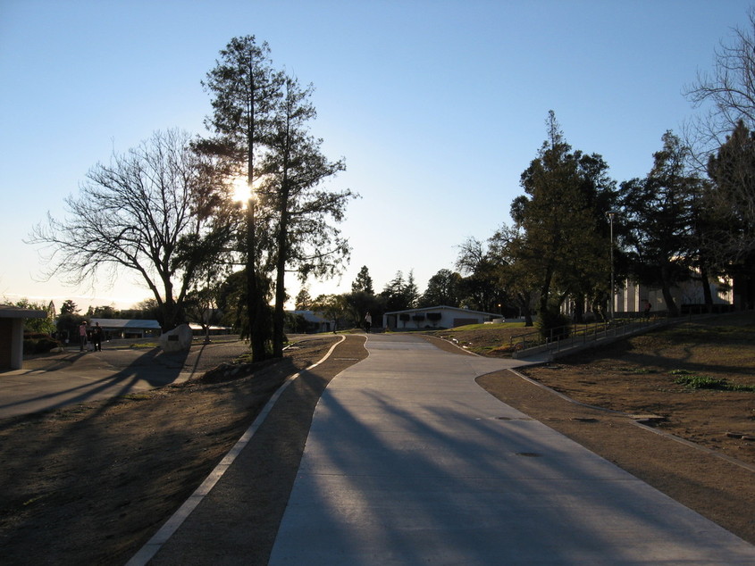 Rancho Cucamonga, CA: Chaffey College Path