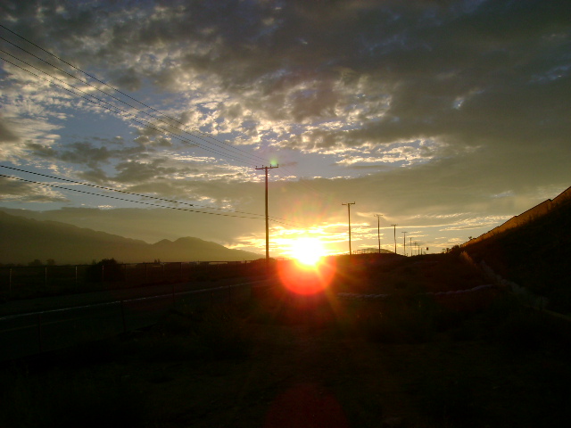 Beaumont, CA : Sunrise on Brookside Ave 