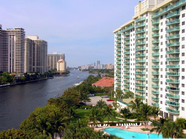 Sunny Isles Beach, FL : Sunny Isles Beach Oceanview � SIB Realty 305.931.6931