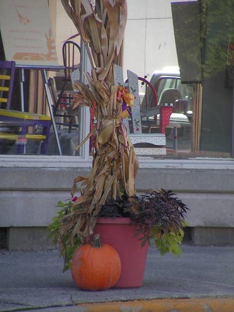 Leipsic, OH : Fall decorations downtonw