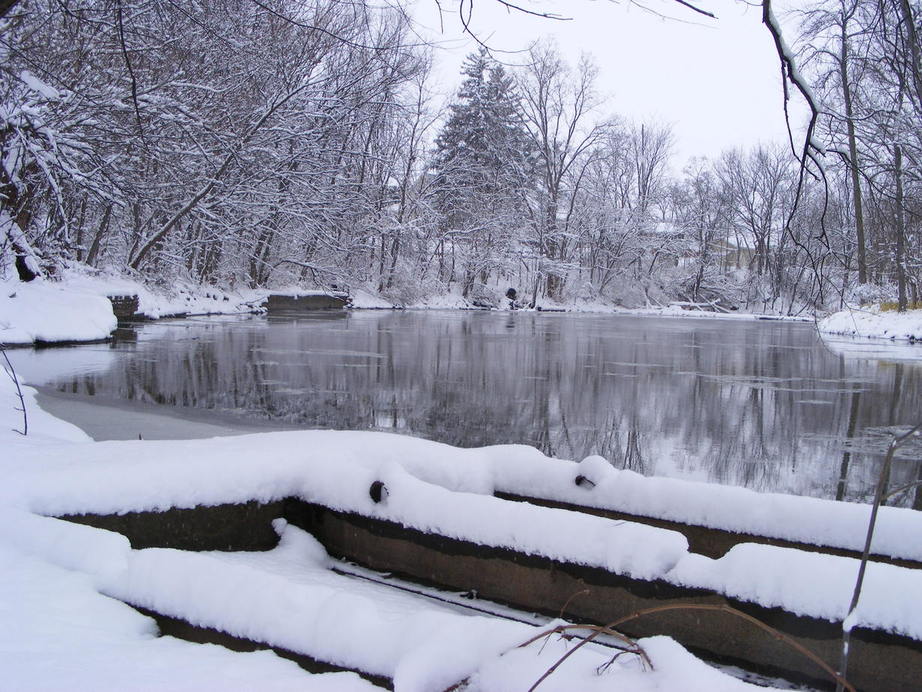 Owosso, MI : Shiawassee River at the corner of Chipman St and Beehler St