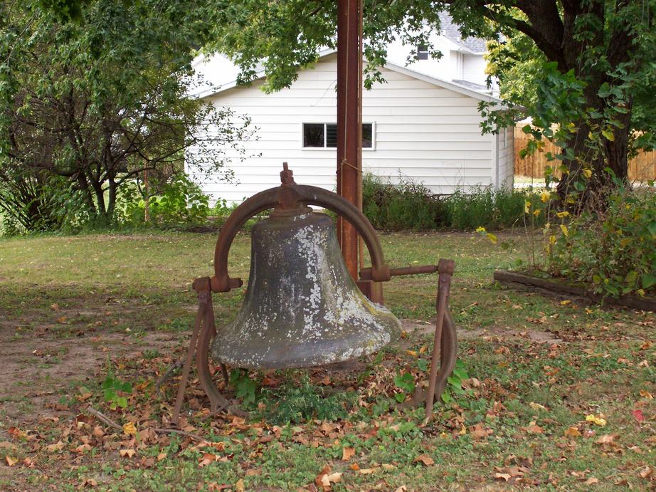 Sheffield, IL : old bell Sheffield Il