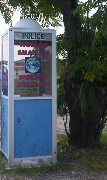 Carrabelle, FL: World's Smallest Police Station, Carrabelle, Florida-(Picture taken 2002)-This Police station is not actively used today