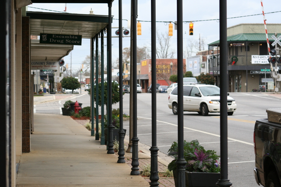 Atmore, AL: Intersection of Main Street and Hwy 31