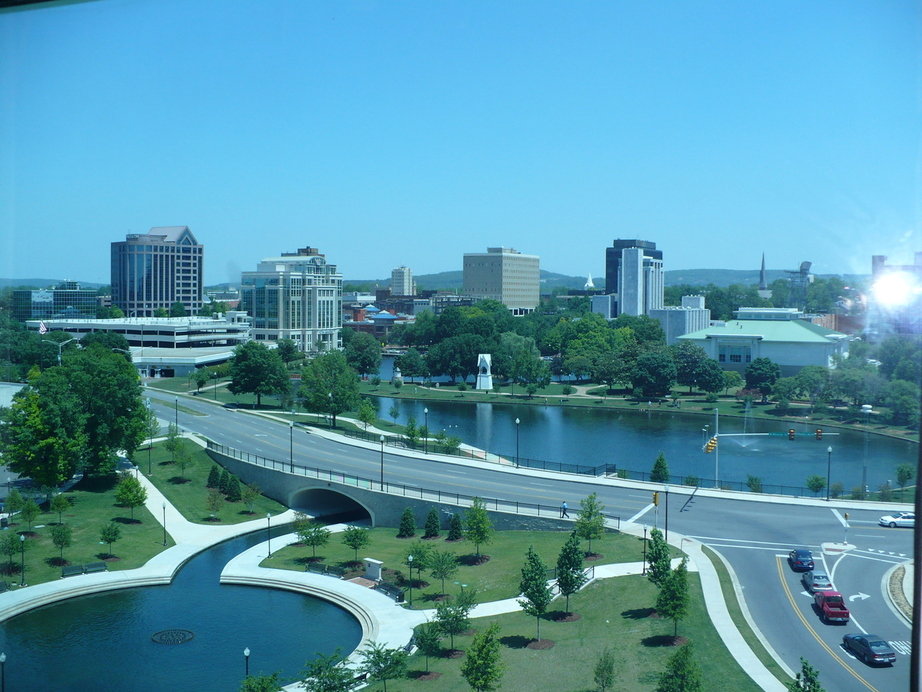 Huntsville, AL : Downtown Huntsville and Big Spring Park taken from