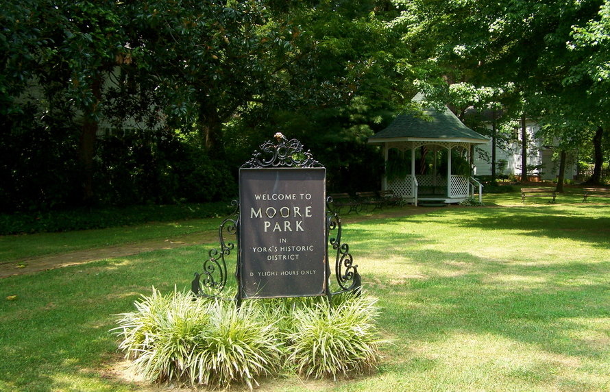 York, SC: Moore Park - Historic District