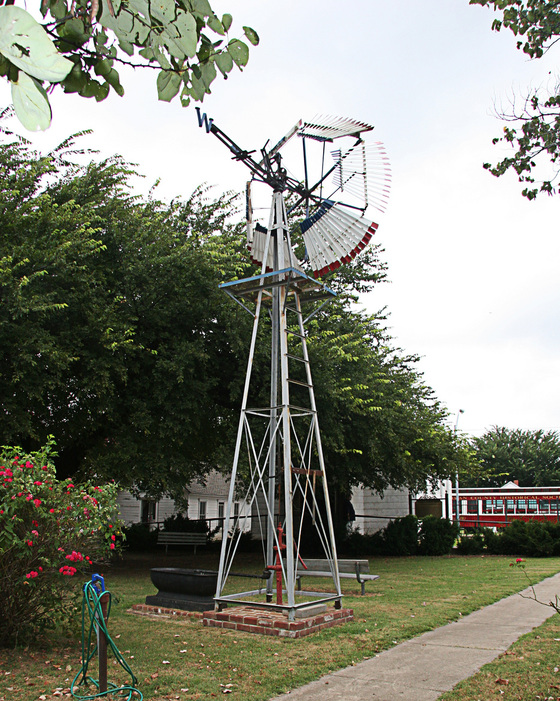 El Reno, OK : Old Windmill