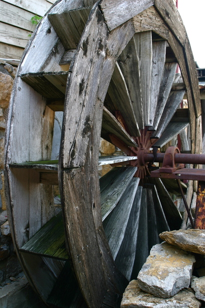 Parkville, MO: Historic Water Wheel, Parkville, MO