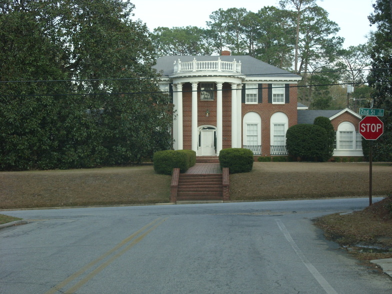 Moultrie, GA: 1st Str and 16th ave s.e.