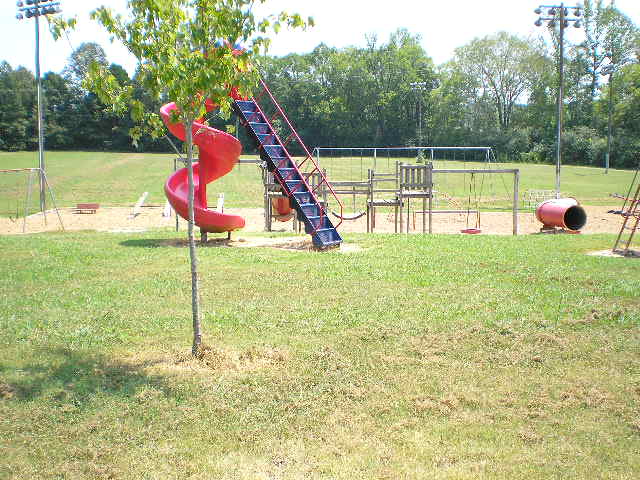 Holladay, TN : School yard in Holladay, Tn