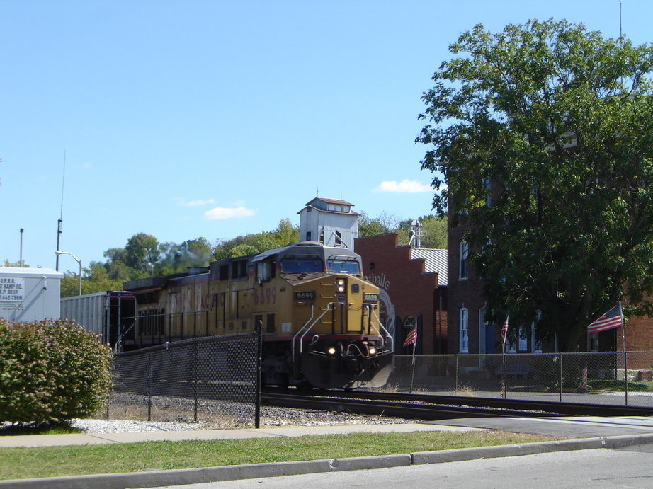 Hermann, MO: Freight Train passing through Hermann