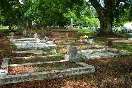 Rosedale, LA : Wunstels at Rosedale Cemetery