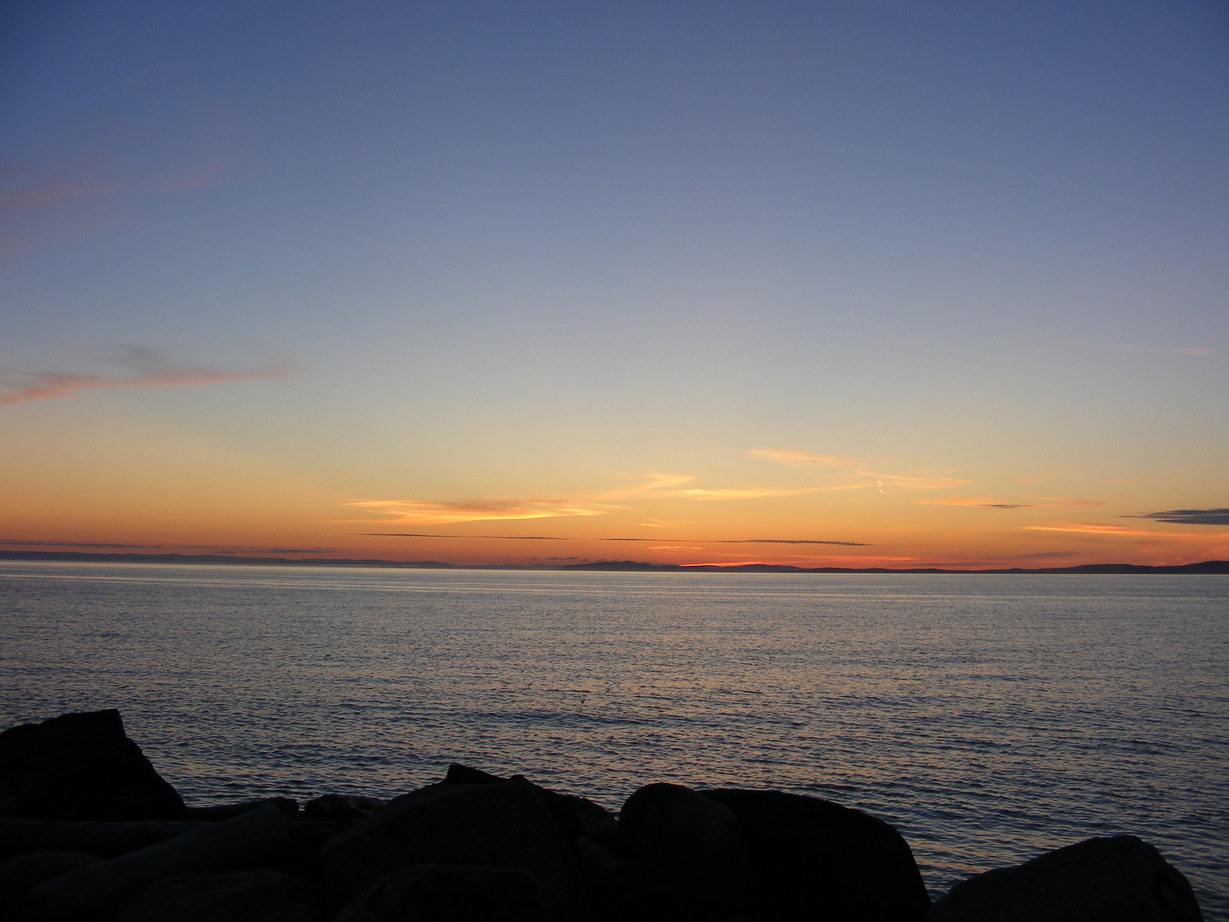 Oak Harbor, WA: Sunset on West Beach