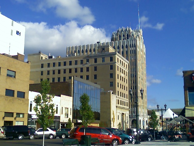 Pontiac, MI: Downtown Pontiac building as viewed from Saginaw St.