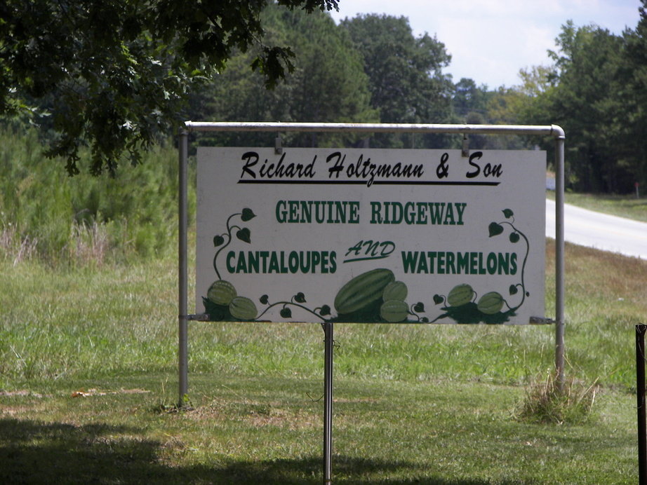 Norlina, NC : Local farmers that grow the famous sweet cantelopes in Ridgeway