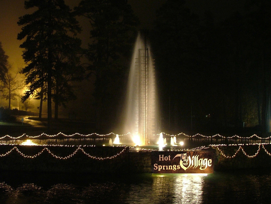 Hot Springs Village, AR: West Gate Fountain - Evening